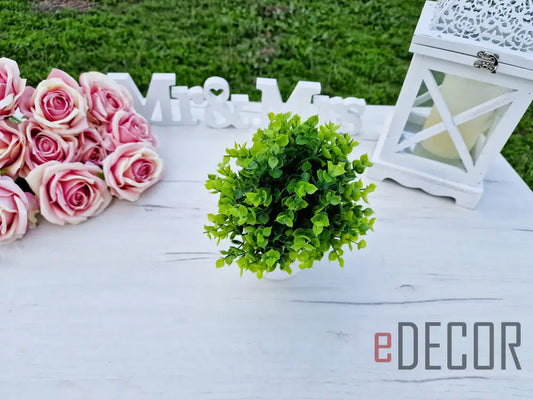 Изкуствено цвете в сакция (2)