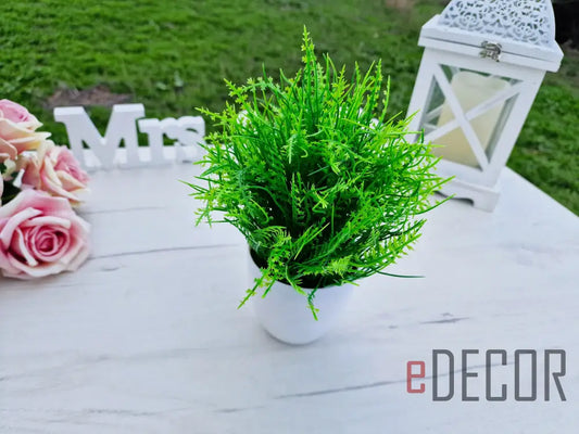 Изкуствено цвете в сакция